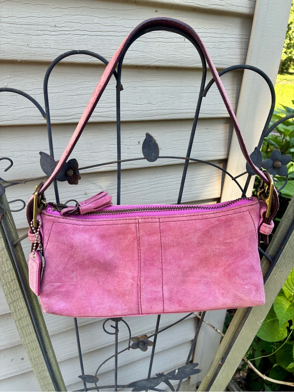 Vintage Coach Hamptons Demi bag 7470 pink suede
